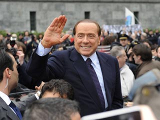 Обнародованы первые аудиозаписи телефонных переговоров премьер-министра Италии Сильвио Берлускони, посвященных его скандально известным интимным похождениям