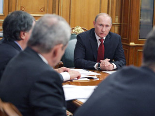 Председатель Правительства Российской Федерации В.В.Путин провёл совещание "О продлении программы утилизации легковых автомобилей и запуске программы обновления парка грузовых автомобилей и автобусов"