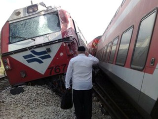 Два пассажирских поезда столкнулись в четверг утром возле израильского курортного города Нетания. Согласно первичным данным, в результате аварии пострадали 60 человек
