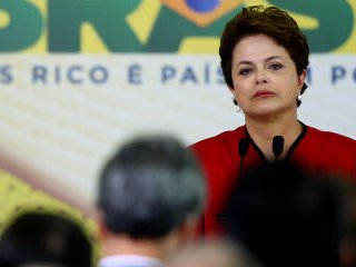 Президент Бразилии Дилма Роуссефф объявила трехдневный общенациональный траур в связи с трагедией в школе в Рио-де-Жанейро