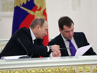 Обнародованы декларации о доходах: Путин заработал в полтора раза больше Медведева
