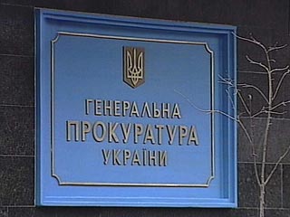 Генеральная прокуратура Украины все-таки разрешила экс-президенту страны Леониду Кучме, подозреваемого в причастности к убийству, выехать в Москву.