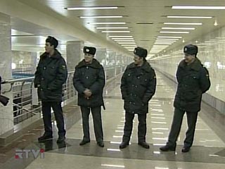 Московская полиция усиливает режим службы в связи со взрывом в минском метрополитене 11 апреля, приведшего к серьезным человеческим жертвам