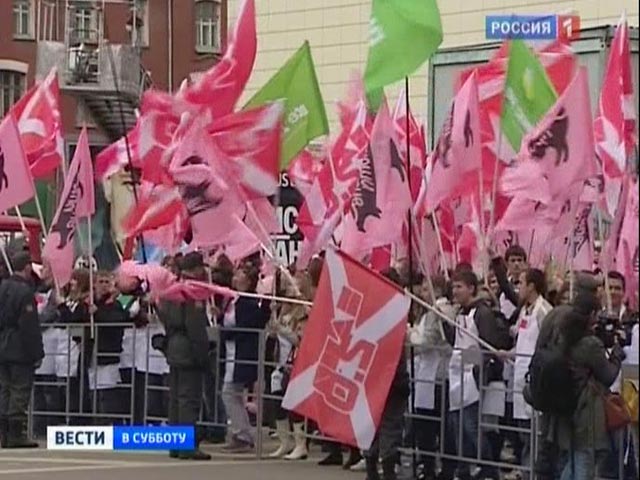 Более 50 тысяч "нашистов" свезли на акцию против коррупции