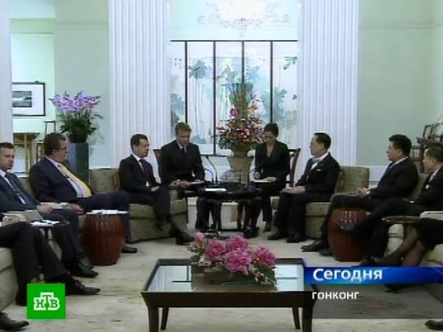 Медведев призвал гонконгских бизнесменов вкладывать капиталы в Восточную Сибирь и Дальний Восток