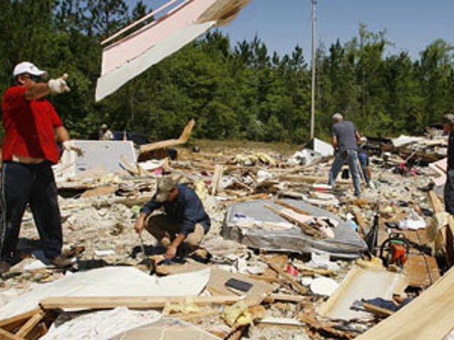 До 45 человек возросло число жертв мощного циклона, накрывшего в конце недели юго-восточную часть США