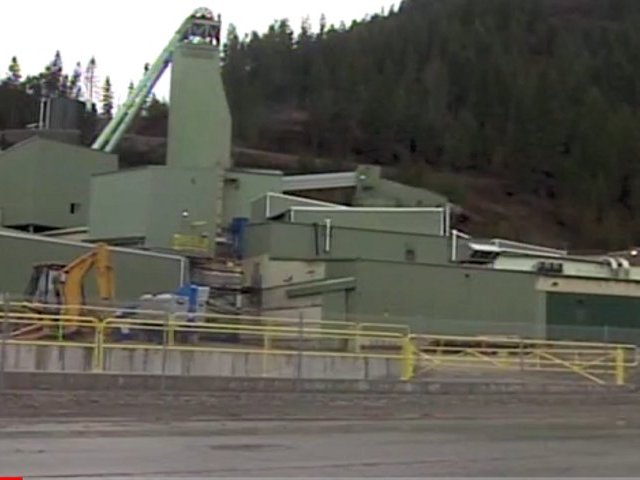 Спасатели в США пытаются добраться до горняка, заблокированного в шахте Lucky Friday Mine (штат Айдахо) на глубине почти 2 км