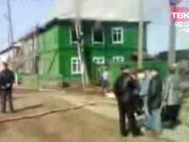 Число погибших при пожаре, который устроил в здании суда в Ирбейском районе Красноярского края лишенный прав водитель, достигло трех человек