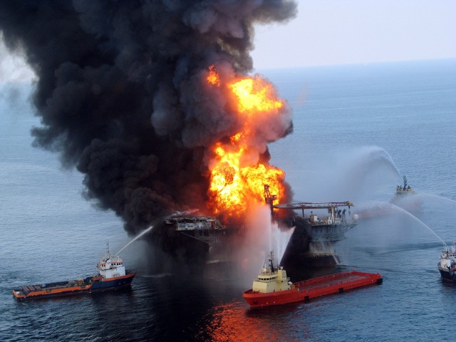Компания ВР подала иск против производителя противовыбросового устройства, установленного на скважине в Мексиканском заливе, из которой в прошлом году произошла масштабная утечка нефти