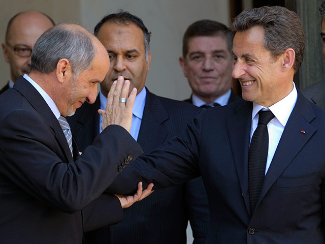 Президент Франции Николя Саркози согласился посетить город Бенгази - главный оплот ливийских повстанцев