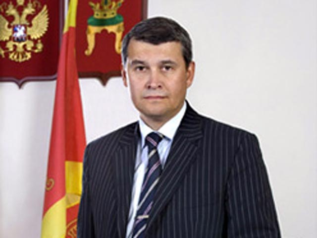 Бывший мэр Твери Олег Лебедев был осужден в 2008 году на полтора года колонии за "воспрепятствование производству предварительного следствия, совершенное лицом с использованием служебного положения"