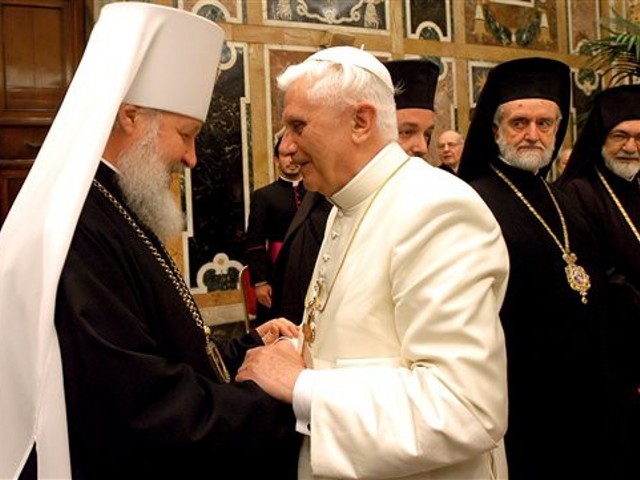 В РПЦ говорят, что диалог с католиками - это стратегический союз двух консервативных Церквей. Однако этот тезис не принимается защитниками "истинного православия"