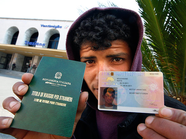 Франция рассматривает возможность приостановить действие Шенгенских соглашений из-за наплыва беженцев из Туниса и Ливии