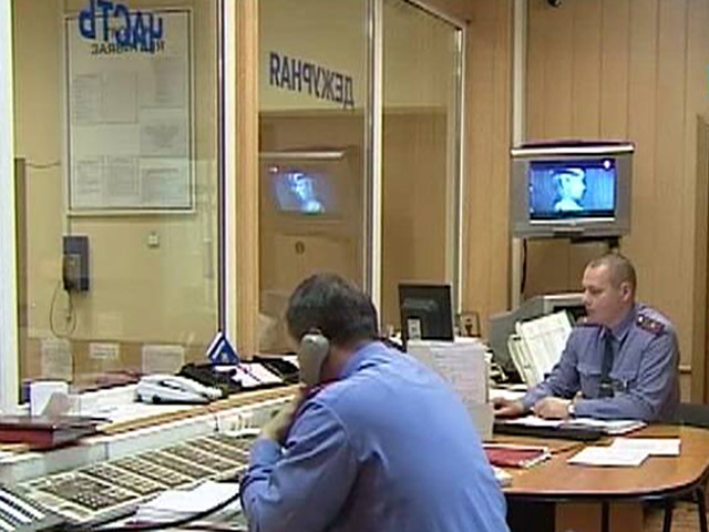 Столичные стражи порядка ищут двух неизвестных, которые в ночь на четверг напали на востоке Москвы на старшего прокурора правового отдела Генеральной прокуратуры РФ