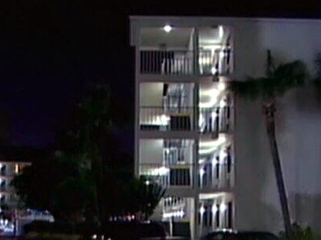 Британская туристка, находившаяся на отдыхе в американском штате Флорида, поймала ребенка, выпавшего с четвертого этажа отеля