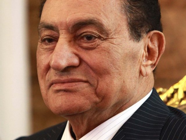 Генпрокурор АРЕ Абдель Магид Махмуд распорядился как можно скорее перевести бывшего президента Египта Хосни Мубарака в больницу тюрьмы Тура под Каиром
