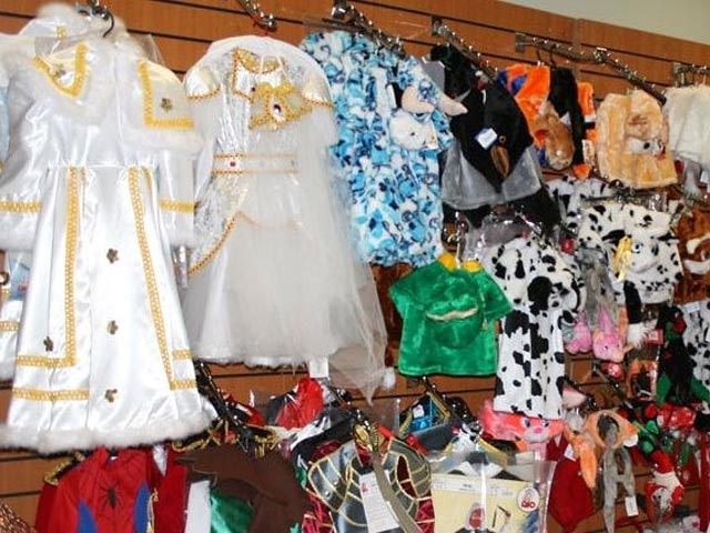 Минобороны хочет накупить костюмов ведьмочек и "Мальвин" на 1,3 млн рублей