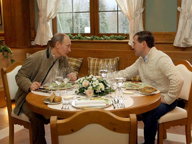 СМИ выяснили, что входит в "Обед Владимира Путина" - премьер ест за семерых