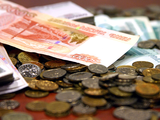 В Минэкономразвития не исключают, что курс рубля к концу этого года может укрепиться до 24-25 рублей за доллар в случае сохранения текущих цен на нефть