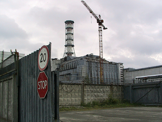 В 25-летнюю годовщину катастрофы на Чернобыльской атомной электростанции, Лукашенко, общаясь с журналистами, позволил себе резкие высказывания в адрес руководства Украины