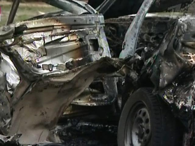 Автомобиль сгорел после взрыва в Махачкале