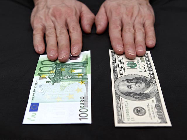 Доллар прибавил полкопейки, евро подешевел на 3