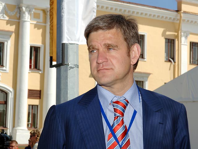 Губернатор Приморского края Сергей Дарькин обнародовал сведения о доходах и имуществе за 2010 год, как своих, так и членов своей семьи