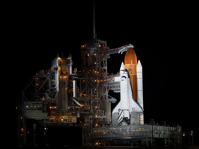 NASA в воскресенье отменила намеченный на понедельник запуск шаттла Endeavour в связи с необходимостью устранений неполадок, ставших причиной отказа от полета в пятницу