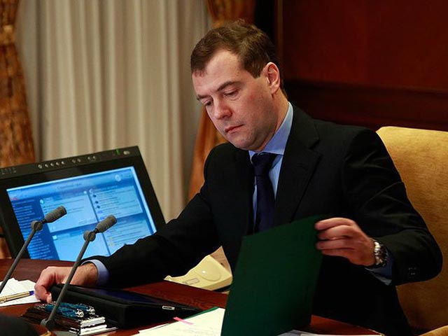 Президент России Дмитрий Медведев своим указом освободил от должности ряд сотрудников органов внутренних дел России, сообщает в среду официальный сайт Кремля