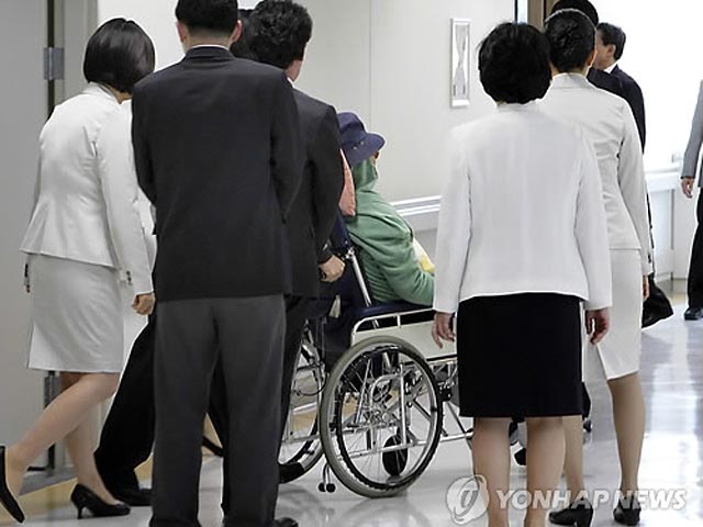 Игла для акупунктуры была обнаружена в легком бывшего президента Южной Кореи Ро Дэ У, после того, как его госпитализировали в связи с жалобами на сильный кашель