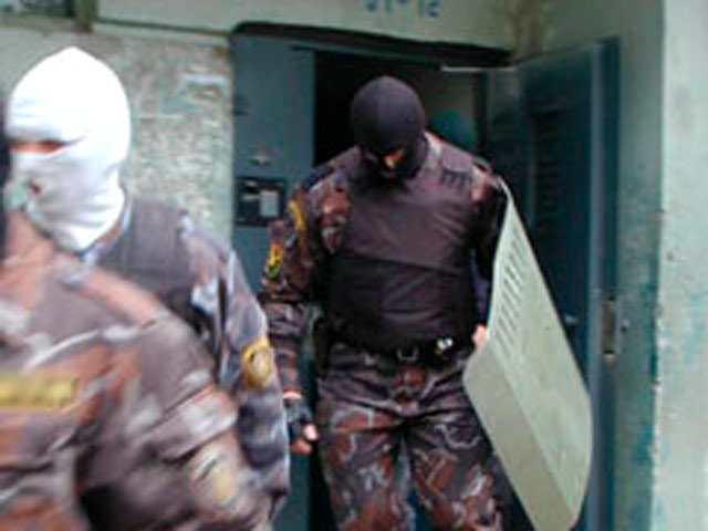 Сотрудники белорусской милиции провели в среду обыски и задержания в офисе правозащитной организации "Весна" в Минске под предлогом поиска взрывного устройства