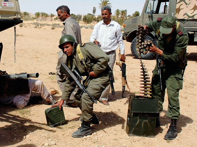 Ливийские проправительственные войска подвергли артиллерийскому обстрелу территорию Туниса