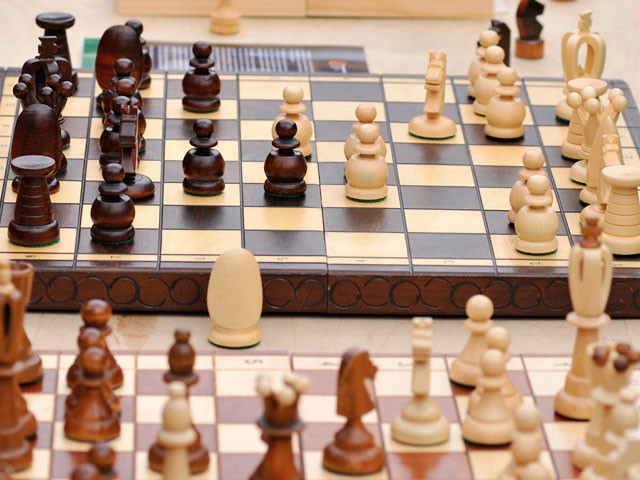 На мировую шахматную корону претендуют два российских гроссмейстера