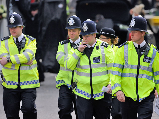 Британская полиция в непосредственной близости от тренировочной базы шотландского футбольного клуба "Селтик" в Керкинтиллохе арестовала семь человек с огнестрельным оружием