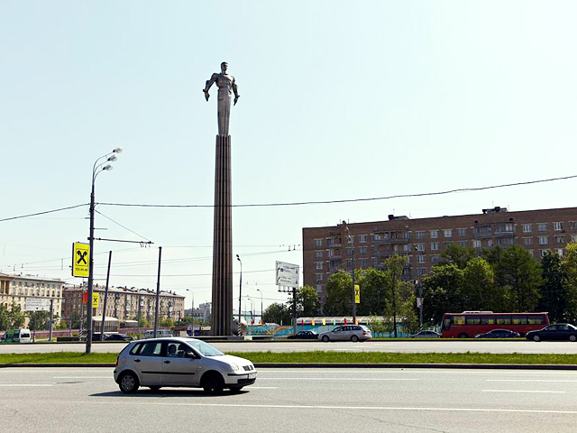 Памятник первому космонавту в мире Юрию Гагарину не будет перемещен с одноименной площади в Москве