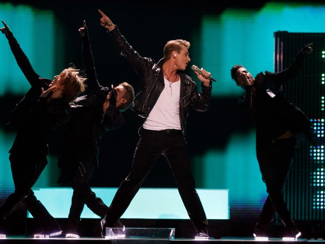 Певец Алексей Воробьев, представляющий Россию с песней "Get You" на "Евровидении-2011" в Дюссельдорфе, по итогам голосования телезрителей и жюри, прошел в финал конкурса, который состоится 14 мая
