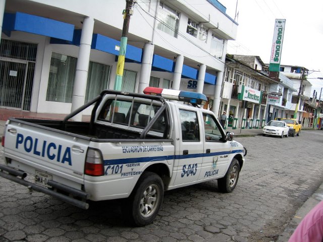 Спецподразделение полиции прекратило поиск взрывного устройства в столичном здании Национального избирательного совета Эквадора