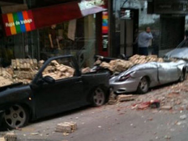 До 10 человек возросло число погибших в результате двух землетрясений, происшедших 11 мая в Испании