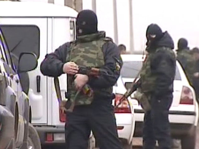 Неизвестный открыл огонь по полицейским в Дагестане - трое убитых
