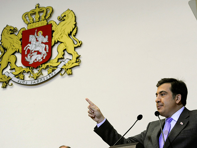 Президент Грузии Михаил Саакашвили выступил на награждении бизнес-премией "Меркурий 2011". Он пообещал собравшимся, что Грузия вскоре станет "новым Сингапуром" - за счет России и Турции