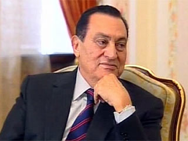 Египетские власти продлили срок задержания бывшего президента страны Хосни Мубарака еще на две недели. В настоящее время 83-летний экс-президент находится в военном госпитале после сердечного приступа