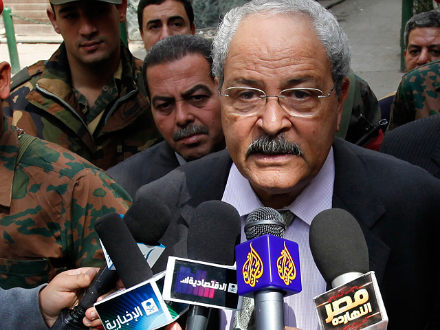 Как заявил ВВС министр финансов Египта Самир Радван, экономическая ситуация в стране "очень тяжелая". По его прогнозу, дефицит бюджета в следующем году может достигнуть 9%-10%