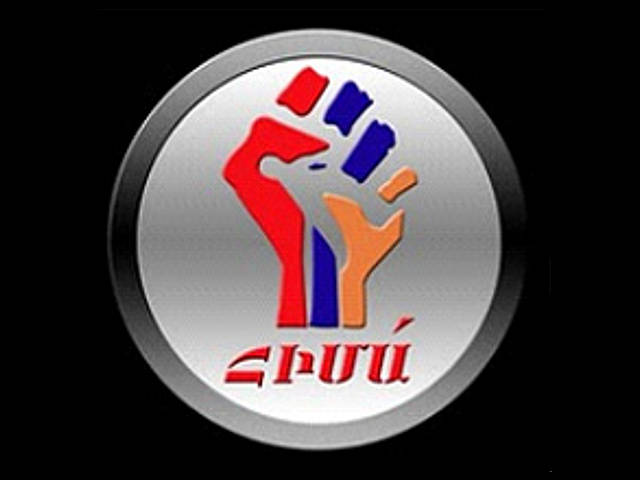 Молодежное движение "Има" ("Сейчас") выступает против строительства ереванской резиденции главы Армянское церкви