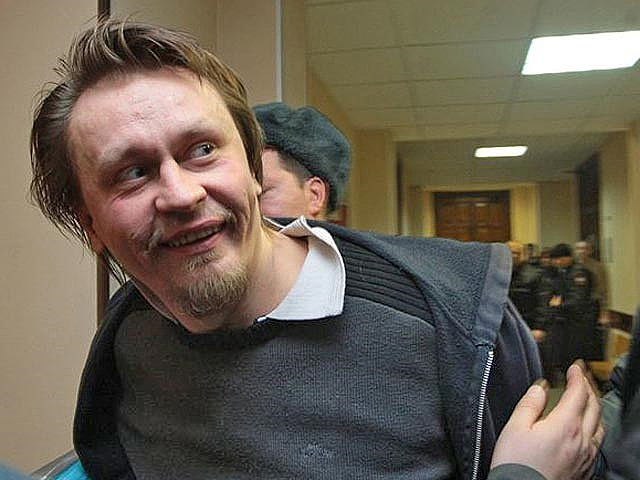 Активист и один из лидеров арт-группы "Война" Олег Воротников объявлен в федеральный розыск. "Он объявлен в федеральный розыск в качестве подозреваемого по делу"