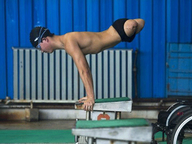Безногий пловец завоевал путевку на Игры-2012