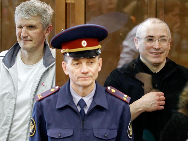 Экс-глава ЮКОСа Михаил Ходорковский и бывший руководитель МФО МЕНАТЕП Платон Лебедев, Мосгорсуд, 17 мая 2011 года