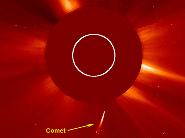 Уникальные видеокадры о столкновении огромной кометы с Солнцем обнародовало американское космическое агентство NASA