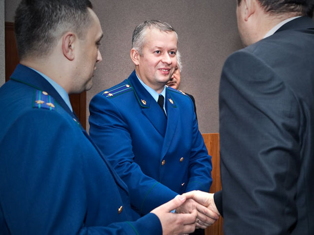 Следователи задержали 17 мая бывшего прокурора Одинцовского района Подмосковья Романа Нищеменко