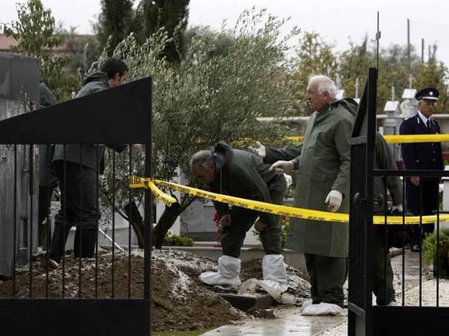 Виновных в похищении останков экс-президента Кипра приговорили к реальным срокам