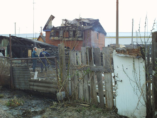 В Нефтеюганске горят 5 жилых домов на одной из улиц города